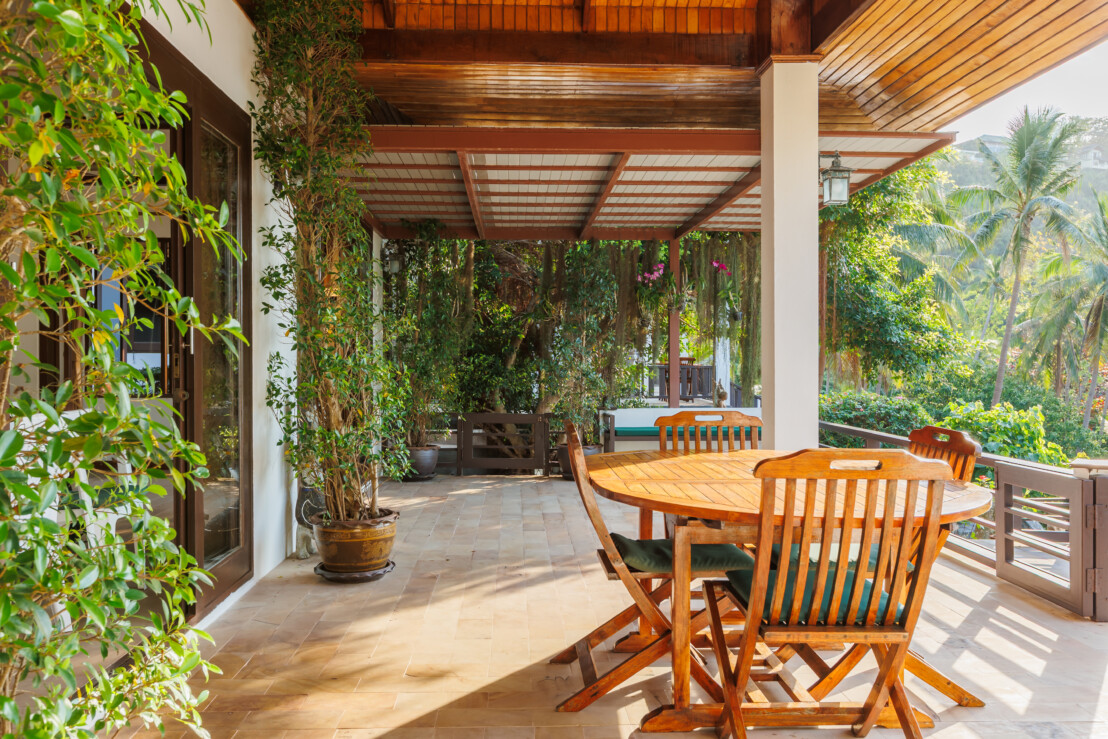 Villa 1 Terrace Dining Area.
